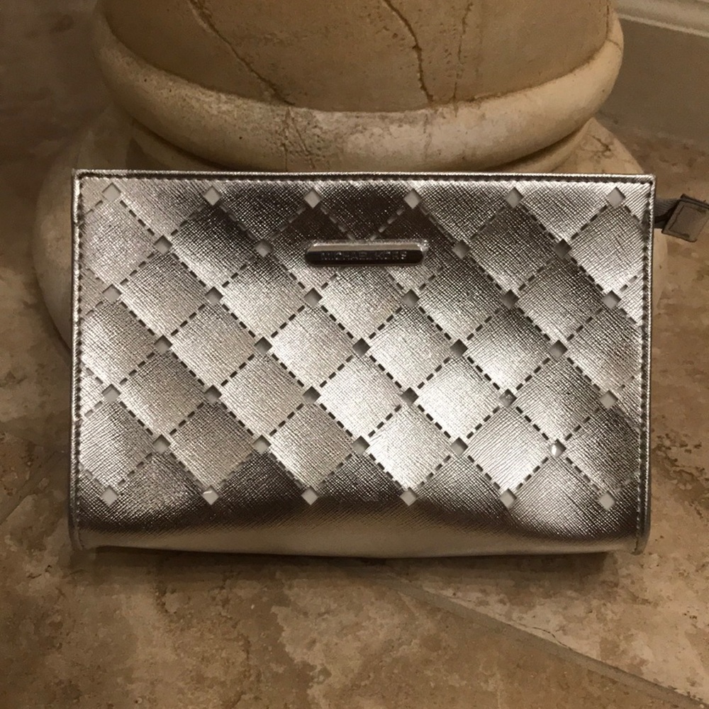 MICHAEL KORS Clutch